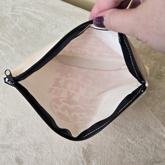 "In a World Full of Jolenes Be a Dolly" Makeup Bag Zipper Pouch - Picture 9 of 9